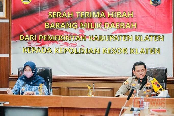Sri Mulyani Serahkan Hibah Daerah Kepada Polres Klaten