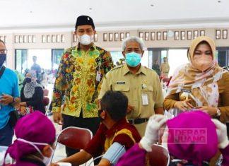 Sri Mulyani Tinjau Vaksinasi Massal di Gedung Sunan Pangandaran