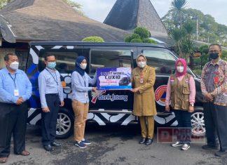 Sri Sumarni: Semoga Bantuan Mobil Ini Menambah Semangat Kawan di BPBD