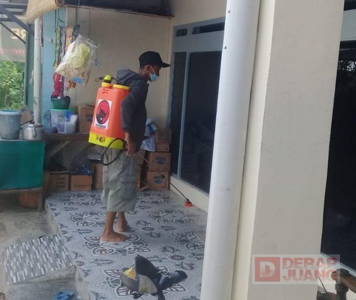 Tak Ingin Covid-19 Menjalar, PAC Margadana Lakukan Penyemprotan Disinfektan