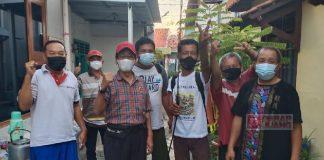 Tak Ingin Covid-19 Menjalar, Purnomo Lakukan Penyemprotan Disinfektan