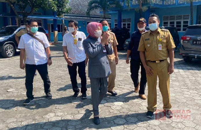 Tinjau Lokasi Ujian Perangkat Desa, Sri Sumarni Tegaskan Transparansi (2)