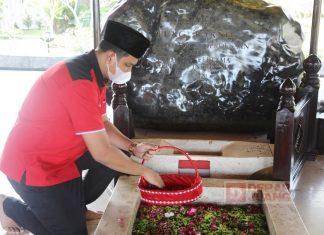 Ziarah ke Makam Bung Karno, Hamenang: Kader Partai Harus Membumikan Pancasila dan Ajaran Bung Karno