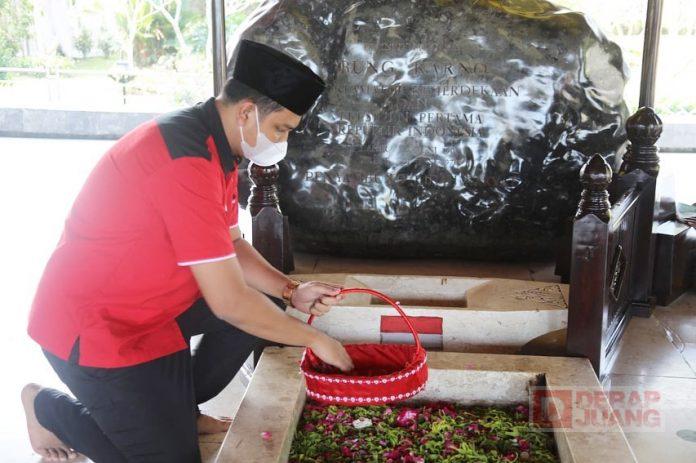 Ziarah ke Makam Bung Karno, Hamenang Kader Partai Harus Membumikan Pancasila dan Ajaran Bung Karno(2)
