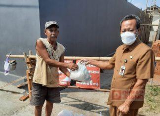 Bambang Trisaktiono Berikan Sembako untuk Keluarga Jalani Isoman