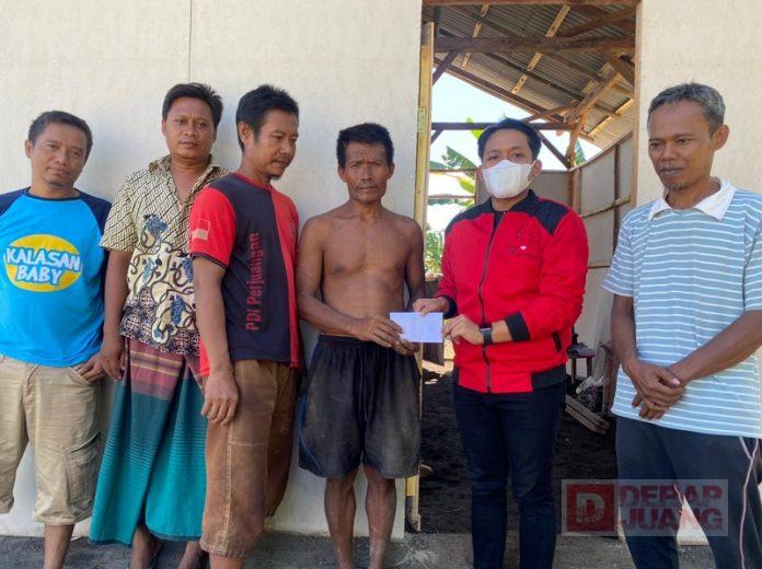 Bantu Pengayuh Becak yang Terdampak Pandemi, Rinaldi Firdaus Ayo Gotong Royong