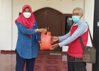 Berikan Bantuan Kepada Warga Isolasi Mandiri, Kadarwati Sosialisasikan Program “Jogo Tonggo”