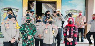 Bersama POLRI, Sri Mulyani Pantau Vaksinasi di Gerai Presisi