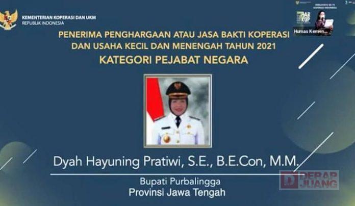 Bupati Tiwi Raih Penghargaan Bakti Koperasi dan UKM Tahun 2021