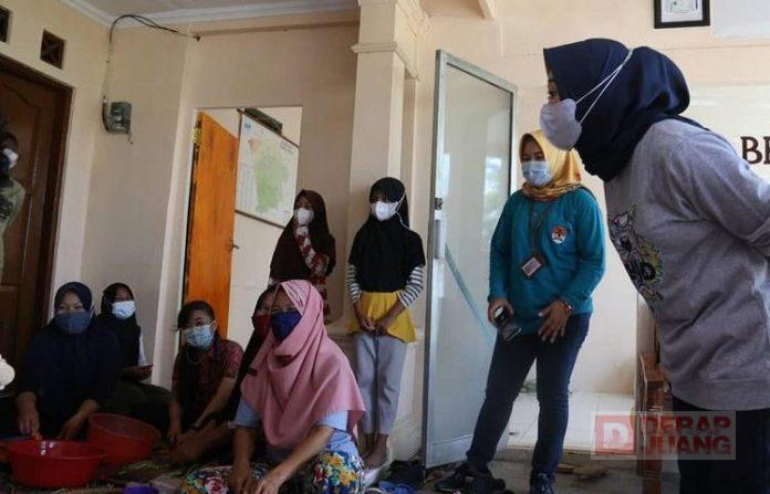 Bupati Tiwi Wujudkan Gerakan Gotong Royong Dalam Membantu Warga Isoman di Purbalingga