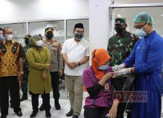 Etik Tinjau Pelaksanaan Vaksinasi di Ponpes dan Swalayan