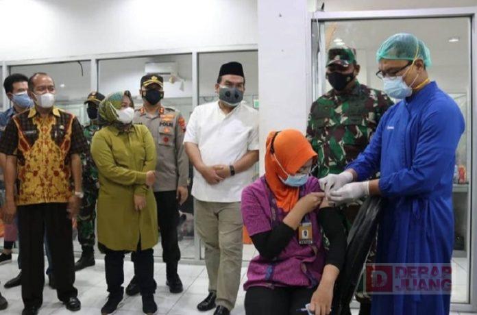 Etik Tinjau Pelaksanaan Vaksinasi di Ponpes dan Swalayan