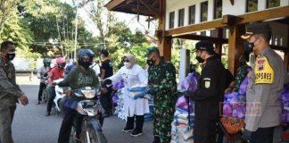 Gandeng Forkopimda, Mbak Yuni Salurkan Bansos Kepada Masyarakat