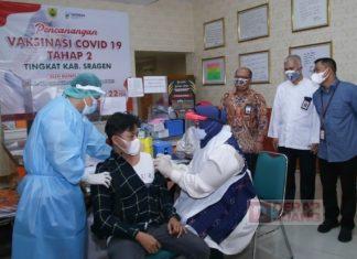 Gencarkan Vaksinasi di Semua Lapisan Masyarakat, Bupati Yuni Gandeng OJK dan BI