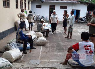 Harga Gabah Anjlok, Sri Ruwiyati Temui Petani di Desa Purwodadi