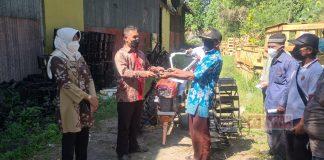 Hartanto Serahkan Bantuan Traktor dan Pompa Air Aspirasi dari Puan Maharani