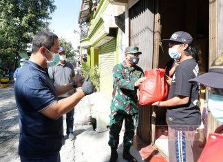 Hendi Turun Langsung Kawal Pembagian Sembako Warga Semarang