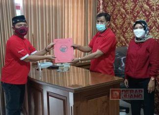 Kader Jalani Isolasi Mandiri, Junaedi Bagikan Sembako dan Vitamin