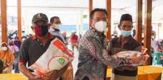 Kader PDI Perjuangan dari Senayan Turun Grobogan Berikan Bantuan Sosial