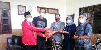 Kerja Kemanusiaan, DPC PDI Perjuangan Batang Salurkan Bantuan untuk Warga Terdampak Pandemi