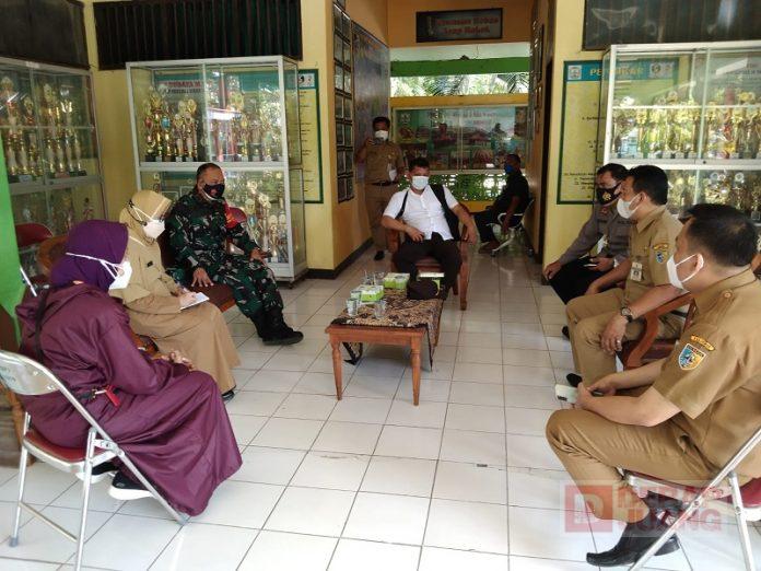 Ketua Badan Kehormatan DPRD Demak Tinjau Pelaksanaan Vaksinasi