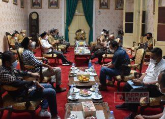 Koordinasi bersama Abdi Ndalem Kadilangu, Bupati Demak Urun Rembug Kala Kondisi PPKM Darurat