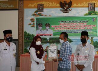 Mbak Eisti Resmikan Pendistribusian Bansos di Kota Wali
