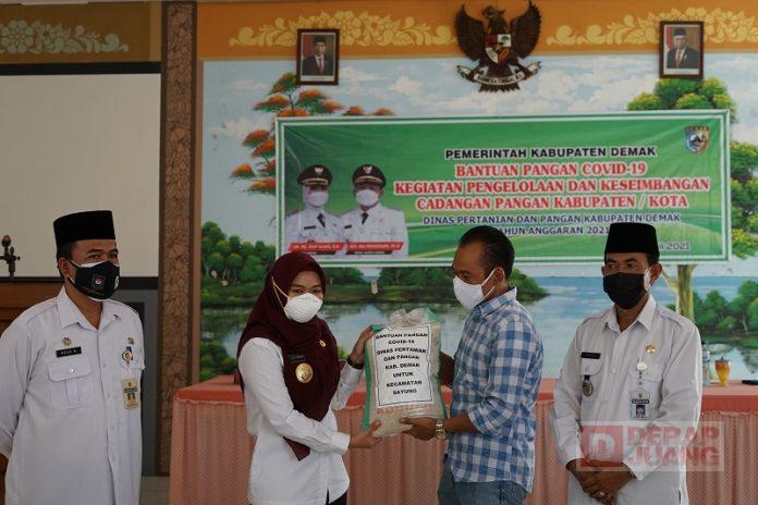 Mbak Eisti Resmikan Pendistribusian Bansos di Kota Wali