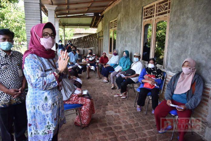Melalui SE Sekda, Bupati Etik Instruksikan ASN Bantu Masyarakat Terdampak Covid-19