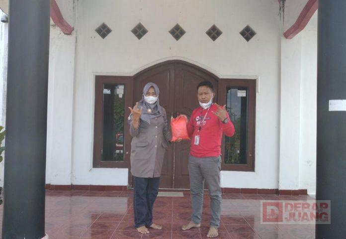 Momentum Perayaan Idul Adha, Kadarwati Berbagi Kepada Masyarakat