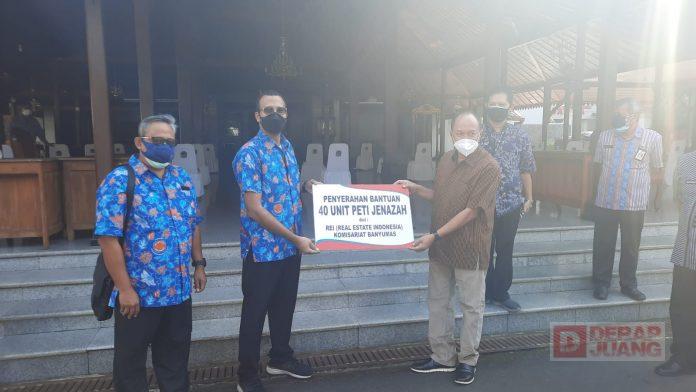 Munculnya Kematian Akibat Covid-19 di Kabupaten Banyumas, Sadewo Terima Bantuan Peti Jenazah