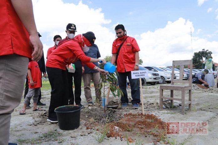 Nandur Wit Nggo Anak Putu, Ristawati; Upaya Rekonstruksi Berwawasan Lingkungan