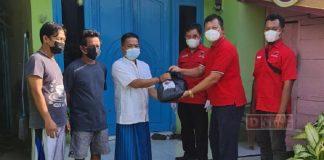 PAC Bantarbolang Bagikan Sembako ke Warga yang Isolasi Mandiri