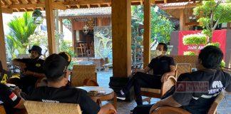 PDI Perjuangan Magelang Sumbang Baju Hazmat dan Sembako