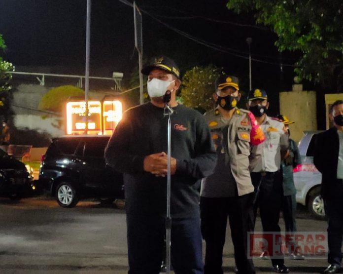 PPKM Darurat, Riswadi Lakukan Penyekatan Jalan dan Random Swab