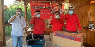 Panggil Kepala Desa, Junarso Berikan Bantuan Kursi Roda
