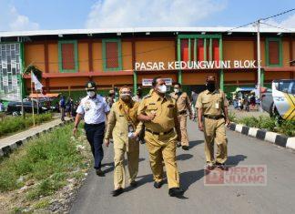 Pantau PPKM Darurat, Riswadi Tinjau Pasar Baru Kedungwuni