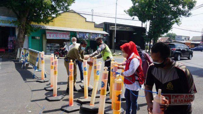 Sidak Penyekatan Jalan, Bupati Tiwi Minta Masyarakat Dukung PPKM Darurat
