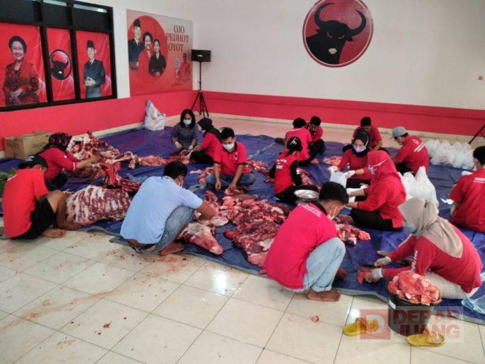 Terapkan Protokol Kesehatan, DPC PDI Perjuangan Klaten Sembelih 4 Hewan Kurban