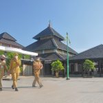 Wujud Dedikasi di Tengah Pandemi, Mbak Eisti Sumbangkan Sapi untuk Masyarakat