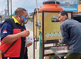 Wujud Kepedulian Kader Banteng Kecamatan Bawang Kepada Masyarakat di Tengah Pandemi Covid-19