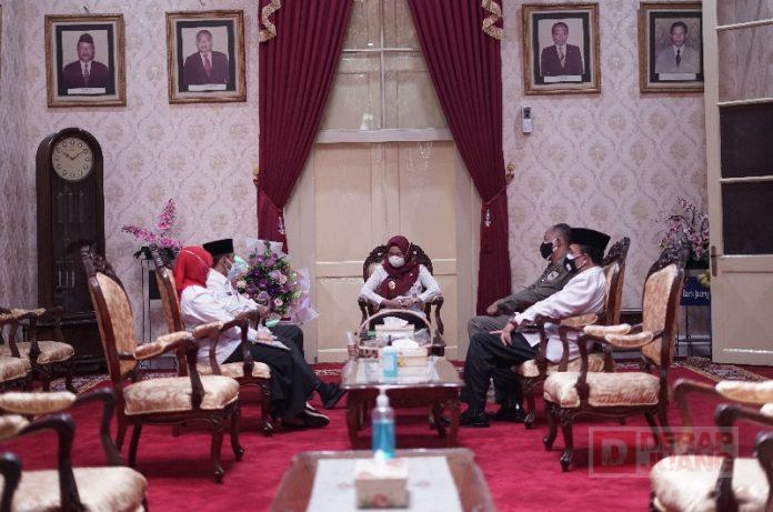 Bahas Inovasi UMKM, Bupati Demak Inginkan Sentra Balai Pembinaan UMKM dr. Hj. Eistianah bersama beberapa OPD