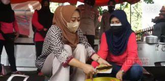 Bantu Pasokan Makanan Kepada Warga Isoman, Bupati Tiwi: Wujud Gotong Royong dari Seluruh Komponen Masyarakat