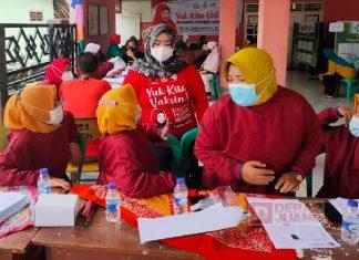 Cek Vaksinasi, Nur Kholifah: Vaksin itu Aman dan Halal