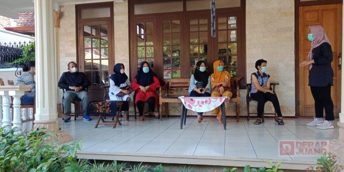 Bersama PDI Perjuangan Karanganyar, Rober Christanto Gelar Vaksinasi