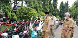 Dongkrak Produktivitas Sektor Pertanian, Pemkab Kebumen Bagikan Bantuan Alsintan