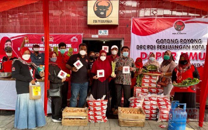 Hadir untuk Rakyat, Kantor DPC PDI Perjuangan Kota Tegal Buka Dapur Umum