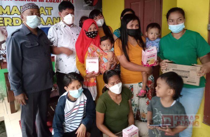 Hartanto Salurkan Bantuan Makanan Kepada Ibu Hamil di Kelurahan Kendalsari