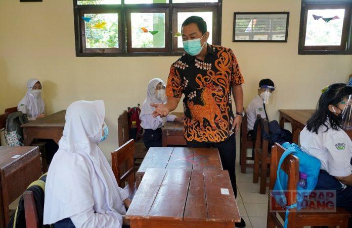 Hendi Tinjau PTM Hari Pertama di Kota Semarang