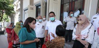 Hendi dan Tia Salurkan Bantuan Khusus Lansia di Kota Semarang